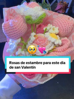 Rosas de estambre hechas a mano para este 14 de febrero 💘 #rosas #rosaseternas #crochet #crochetroses #ValentinesDay #sanvalentin #14defebrero #novios #couplegoals #hispanictiktok #mexicantiktok #fyp #TikTokShop 