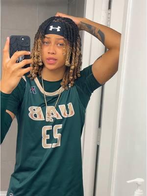 ian apply pressure💁🏽‍♀️ #fyp #foryou #lightskin #dreadhead #viral #trending #jadegotmotion #pressure 