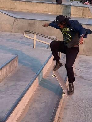 Beach relief!  #ollie #kickflip #heelflip #beach #venicebeach #Skateboarding #skateboardingisfun #fyp 