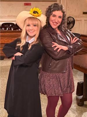 Bazinga! Catch Mayim Bialik on #NightCourt this Tuesday at 8:30/7:30c on NBC and Peacock ⚖️ #MayimBialik #melissarauch 