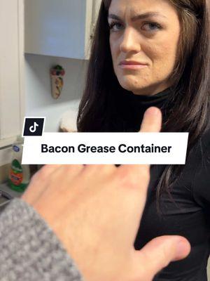 She didn’t see it coming #bacongreasecontainer #bacongreasehack #KitchenHacks #kitchengadgets #kitchenhack #kitchenware 