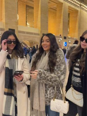 Spotted 🤳📲 #fyp #gossipgirl #gossip #gg #foryou #nyc #cityday 