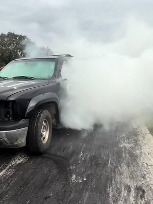 Shit box burn outs #redlineoffroad #redlineoffroadcrew #shortbusmegatruck #trucktok #trucksgonewild #offroad4x4 #burnout #burnouts #suburban #chevysuburban #chevy #chevytrucks #tires #smokyburnout #redneckswithpaychecks #floridiots #revmaster321 #blowthetiresoff #chevroletsuburban 