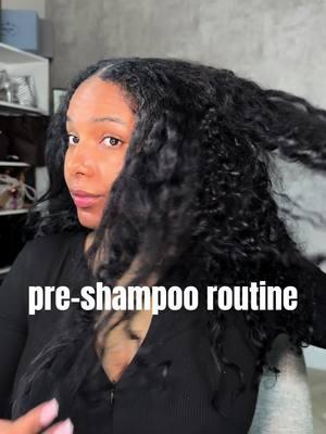 Bent the corner and gone do it again about @amika every time 🤞🏽🙂‍↕️ #fyp #foryou #blackgirltok #hairtok #healthyhair #amika #kitchenstylist #curlyhair #preshampooroutine #protectivestyles #alanareliford 