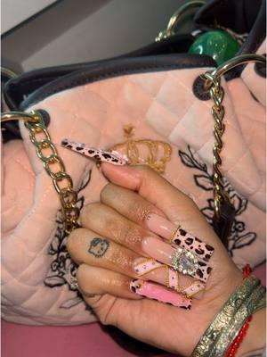 So me😍 #cheetahnails #nails #pink  #fyp #bling #houstontx @RiskyyNailz🖤 