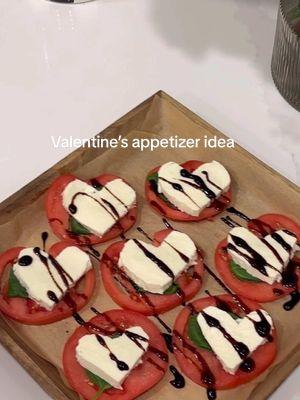 The perfect easy appetizer to bring to a Galentine’s party 🫶🏼 #galentinesparty #ValentinesDay #valentinesparty #galentinesday #galentines #partyappetizers 