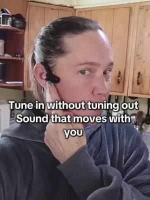 I love not having anything in my ear but still being able to listen to music or scroll tiktok and still hear what's going on. #boneconduction #boneconductionheadphone #tunes #headphones #sound 