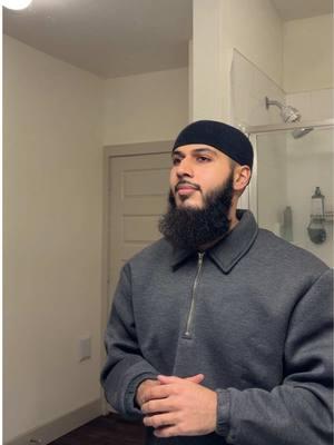 I love preparing for Jumu’ah. It feels so refreshing physically and spiritually. Also a lot of you have asked about my skincare/beard products so I mentioned them this time. Some things to incorporate into your pre-Jumu’ah routine: - Reciting Surah Al Kahf - Using miswak (sewak) - Performing Ghusl - Removing armpit & groin hair - Trimming your nails - Oiling Your Hair - Wearing Perfume - Wearing best clothes - Walking to the masjid (if possible) - Listening to the entire khutbah And May Allah accept our Jumu’ah 🤲🏼 #hygieneroutine #menshygiene #jumuah #muslim #islam #muslimmen 