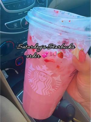 My fav <3 me recuerda a mis fresas con crema 🥹🍓 #fyp #starbucks #starbucksdrinks #pinkdrink #starbies #parati #paratii #foryoupage #fypシ #starbucksdrink #pink #starbucksorder #strawberry 