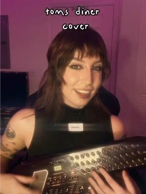 @Priggity Giggity’s version was stuck in my head so i had to cover this song 🙂‍↕️ #creatorsearchinsights #suzuki #qchord #tomsdiner #cover #fyp #cozy #omnichord 