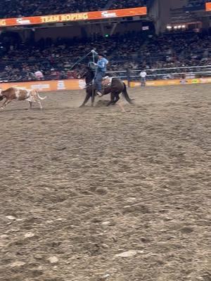 Wyatt Cox lit up the stadium last night in San Diego!⚾️😎Time to bring it again tonight—good luck!  🎥 footage @Riley Bishop  #choiceofchampions #cactussaddlery #qualitymatters #conquerwithcactus #cactus #teamcactus #cactusropes #cactusteamroper #cactusgear @Cactus Ropes 