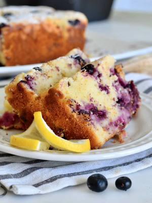 ✨Soft and Easy Blueberry-Lemon Yogurt Cake✨ … to brighten up your weekend ☀️😘 As promised, here is the full video recipe again INGREDIENTS * 3 large eggs * 1 cup (200 gr) sugar * 2 lemons, zest and juice (about 1/3 cup) * 8 oz (225 gr) plain Greek yogurt * 4 oz (115 gr) butter, melted * 1 teaspoon vanilla extract * 2 cups (240 gr) all-purpose flour * 1/4 teaspoon salt * 2 teaspoons baking powder * 6 oz (170 gr) blueberries * powdered sugar, for top INSTRUCTIONS: read more on my website (🔗 in profile )  #blueberrylemon #poundcake #loaf #Recipe #yogurtcake #heaven #heaveninmymouth #easydessert #bestbreafast #sweet https://www.cookingwithmanuela.com/2022/08/soft-and-moist-lemon-blueberry-yogurt.html