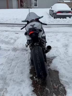 My S1000RR DIES 3 Times on a snow cold start🥶😮‍💨 #kawasaki #ninja #zx4rr #zx10r #bmw #s1000rr #sportbike #biktok #bikesoftiktok #motorcycle #moto 