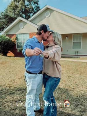 Making this house a home 🏠🤍 #fyp #couples #ourfirsthome #renovation #foryoupage #foryourpage #newhome #homeowners #couplestiktok #reno #DIY #projects #beforeandafter 