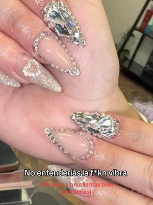 Las nail tech si entienden esta vibra 😍🫰🏼✨  #ghnailss #nailtechcheck #swarovskicrystals #buchifresa #blingnails #newmexiconailtech 