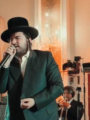 Watch a  Naftali Kempeh medley by Yossi Perl, Chesky Schwartz & The Yedidim Choir  . . . . . . . . . . . . . . #choir #choirsinging #band #musicevent #event #singer #hasidic #jewish  #מוזיקהיהודית 