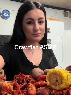 If my lips aren’t burning and my nose ain’t running, I DON’T WANT IT 🦞 #boiledcrawfish #crawfish #seafoodboil #lousiana #louisianacrawfishboil #fyp 