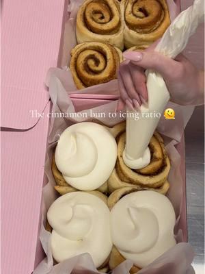 Thoughts?? Recipe in my bio 🫡 #cinnamonroll #cinnamonrolls #cinnamonbuns #cinnamonrollrecipe #bakeryowner #westpalmbeach #palmbeach #cakedecorating 