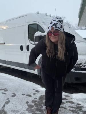 Hey, I'm Hope! Let's be friends! 💙 ❄️ 🚐 #countrypop #countrymusic #popmusic #vanlife #vanlifer #vandwelling #vanliving #alternativelifestyle #Lifestyle #country #singersongwriter #chaseyourdream #dreamer #whateverittakes