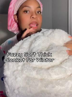 It is so cozy!! #blanket #cozyblanket #giftideas #tiktokshopfinds #PHF #spotlightfinds #giftsforher #sherpablanket #fleeceblanket #softestblanketever #bedessentials #fuzzyblanket #fypシ #fyp 