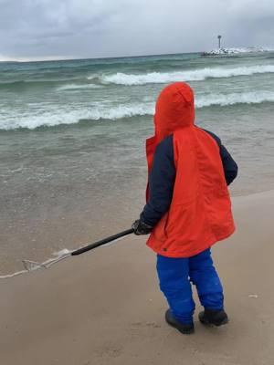 This kid is determined to make his own money, collecting the rocks and making the candles. From the beach to your home. ❤️ 🕯️ #minientrepreneur #lelandbeach #candlesforsale  