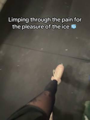 #iceskater #IceSkating #problem #figureskating #figureskatingtiktok #figureskater #iceskates #ontheice #foot #footpain #athlete #fypシ #fyp #fypシ゚viral #fypage 