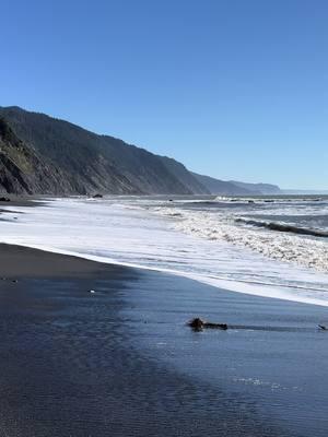 Shelter cove on a beautiful winter’s day. #humboldt #California #darkwaterhermit #sheltercove #ocean