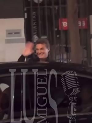 Le sienta bien España; que esa sonrisa, ¡lo dice todo! 🥰😍 📽 @luismiguelfanes | Madrid🇪🇦 #luismiguel #madrid #españa #madridespaña   #luismigueleandoando #modoluismi #luismilovers #luismiterapia #luismimania  #luismiguelfans #lm #luismi #elsoldemexico #luismigueltour2024 #luismiguelretro  #43añostrayectorialuismiguel #luismiguel43añosdetrayectoria #LM43añosdecarrera #luismiguel2025 #luismiguelentiktok #parati #tendencia #viral #fpy 