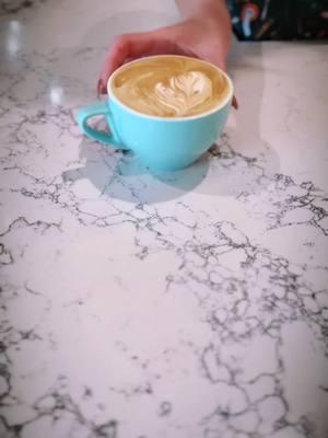 How could I not serve up these cute vids if we don’t get to #keeptiktok … #itssogood #foodtoktv #fttv thanks to @lauren shumate for making that beautiful #latte #latteart  #coffee #esspresso 