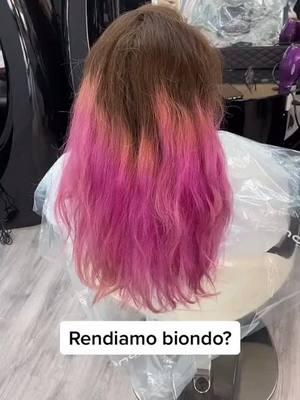 Lo rendiamo biondo_ #shiparrucchieri #parrucchiere #parrucchieri #decolorazione #pordenone #decolorazione #capelli #haircolor