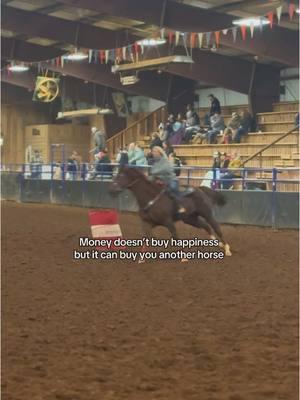 🤷🏼‍♀️#barrelprospect #horsesoftiktok #barrelracing #barrelhorse #barrelracingtok #aqha #rodeo 