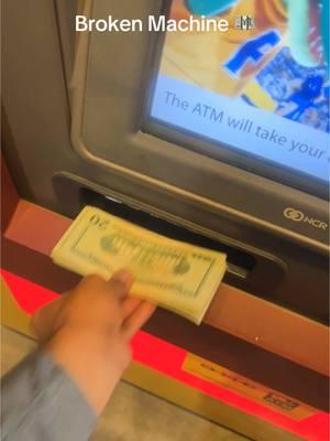 I had to grab it or else someone would have stolen it 💴🙏🏾 #ATM #Brokenmachine #Cash #Lostmoney #Claimed 