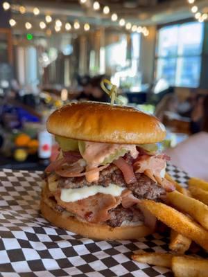 “Swiss Pig”  ✔️ 8oz FRESH certified Angus beef ✔️ Italian sausage ✔️ Ham ✔️ Pickled red onions  ✔️ Pickles ✔️ Melted Swiss cheese  ✔️ burger sauce ✔️ INCLUDES side of fries or onion rings  📍 1327 S. Main st Ste.160 Las Vegas, NV 89104  🍕 Pizza • Burgers • Wings  🍹 Craft beer • Craft Cocktails  🥃 Allocated Bourbon  🧸 Family Friendly 🎰 Gaming  🐶 Dog friendly patio  #vegas #lasvegas #football #november #instavegas #dtlv  #vegasfoodie #vegaslocal #artsdistrict #firstfriday #pizza #instapizza beef