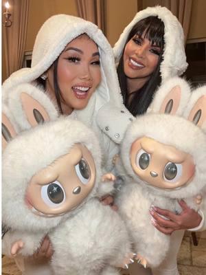 Welcome to the Labubu 🤍 Zimomo World @gia_gunn 🩶 I love you  #giagunn #zimomo #labubu #kawai #aptdance #apt #losangeles #california #irvine 