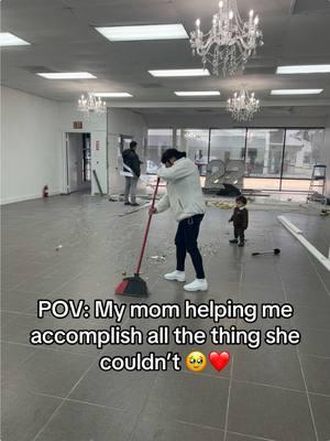 Who else has a mom that is the biggest supporter?🥹❤️  #MomsofTikTok #momlove #mexicanmom #mymomma #momlovesyou 