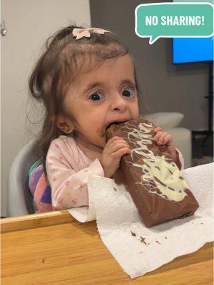 When the chocolate bar is THAT good, you gotta remind your kid you birthed them just to get a piece for yourself! 😂😂 🍫 #dubaichocolate #chocolate #funnyvideo #funnymoments #toddlersoftiktok #viralvideo #fyppp #foryouu #FamilyFun #toddlermom #fun #activity #snacks #cute #cutebaby #kidsoftiktok #relatable #nosharing #sideeye #bombasticsideeye #deathstare #ourlittlemms #maryammia @Sarah 