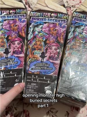 opening monster high buried secrets dolls <3 #monsterhigh #monsterhighdolls #monsterhighedit #monsterhighdoll #monsterhighcontent #monsterhighg3 #monsterhighburiedsecrets #monsterhighunboxing #unboxing #dolls #dolltok #monsterhightok #fyp 