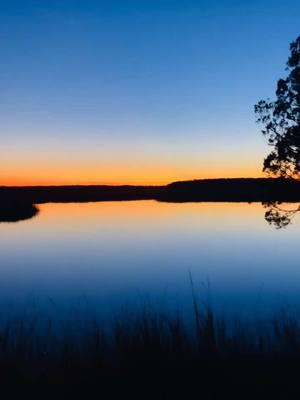 After finishing a job at Fort McAllister, we were rewarded with this breathtaking sunset over the marsh.  💫 Moments like this remind us how blessed we are to live this life. 🚌 As full-time RVers, we’ve turned our passion for the RV lifestyle into a mobile RV tech business.  Every day, we get to help others keep their journeys rolling, and views like this 🤩 are the perfect way to end the day. Grateful for the work, the purpose, and the beauty along the way! ✨  #rv #rvlife #rvliving #travel #rvtravels #adventure #explore #marsh #lowcountry #sunset #workingwithapurpose #travelingrvtechnician #rvtech #views #sunsetvibes #sunsetview