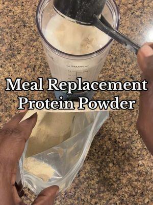 I can’t start my pre-workout without a vita hustle protein shake! Doesn’t taste chalky and it’s a great meal replacement option! #vitahustle #vitahustleproteinpowder #proteinpowder #mealreplacement #proteinshake 