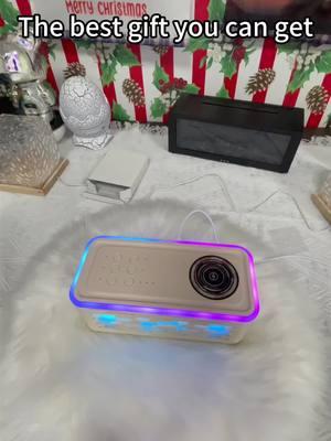 If you are a music lover, you need this bluetooth speaker. It will create a spectacular atmosphere with its aurora borealis while you listen to music 😍🎶 #speaker #bluetoothspeaker #vinyl #bluetoothvinyl #retrovinyl #vintagevinyl