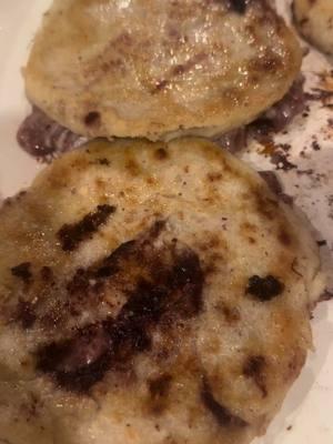 Cómo buena centroamericana me puse hacer pupusas salvadoreñas y quedaron deli 😊🫶🏻😋#pupusassalvadoreñas #pupusas #comidacentroamericana #centroamerica #elsalvador #nicaragua🇳🇮 #recetas #recetasfaciles #nicoya #nicaraguatiktoks #paratiiiiiiiiiiiiiiiiiiiiiiiiiiiiiii #hobby #cocinarencasa 