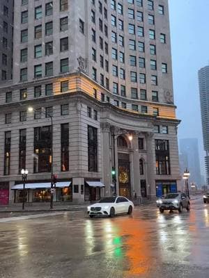 Wacker or Michigan Ave? ❄️🌨️✨ best views everywhere ♥️📍Wacker Dr Chicago IL 🇺🇸 #chicago #downtown #chicagodowntown #chicagoarchitecture #usa #foryou #foryoupage #foryourpage Chicago, travel Chicago, winter road trip in Chicago, scenic city winter drive, snow drive, Trump International Hotel & Tower Chicago, London House Chicago