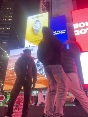 🤐🤐🤐#sturdy #dance #manhatten #time #square #drip @africanshooter42 