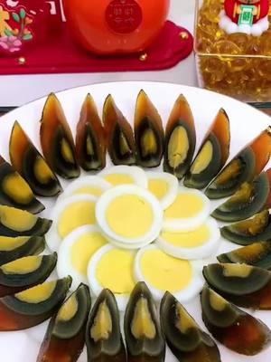 Have you ever eaten century eggs?#fyp #eggcutter #centuryegg #tiktokmademebuyit 