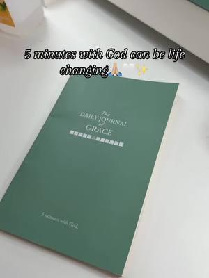 This daily journal is so great👍🏽! #journal #biblestudy #bibletok #fyp #viral #TikTokShop #ad #dailyjournal #5minuteswithgod #ad #tiktokshopfinds #journaling 