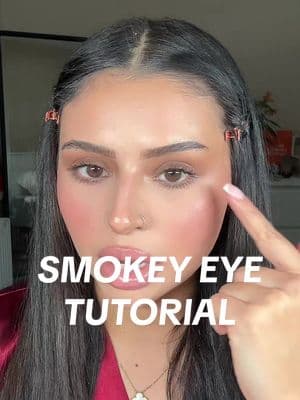 Replying to @Eilyk718 soft smokey eye shadow tutorial 🫶  Using:  @Charlotte Tilbury  @Patrick Ta Beauty  #smokeyeye #softsmokeyeyemakeup #softglam #firstdatemakeup #firstdatemakeup 