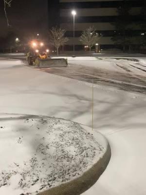 🚧🚧 #parking #parkinglot #lots #lot #park #salt #lots #salt #salting #saltlife #pavement #asphalt #snow #snowing #snowstorm #salttruck #machine #plow #plowing #snowplow #clear #clearing @Team Tricon 