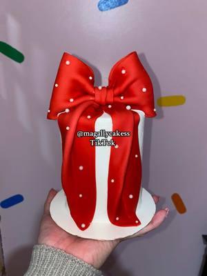 A Little coquette cake just in time for Valentine’s Day! #Cake #Buttercream #Fondant #FondantBow #MiniCake #CoquetteCake #ValentinesDayCake #ValentinesMiniCake #ValentinesDayMiniCake #bowcake #coquette #coquetteaesthetic 