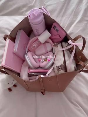 what’s in my girly bag 🎀🐻🎧💗 #whatsinmybag #girlythings #girlystuff #girlygirl #girlygirls #girlygirly #girlyaesthetic #softgirlaesthetic #softgirls #softgirlstyle #thatgirlaesthetic #thatgirllifestyle #pinkaesthetic #pinkgirl #pinklife #pinterestgirl #pinterestvibes