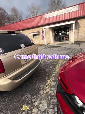 Come thrifting with me! #thrift #thrifted #thrifting #thriftstore #thriftshop #comethriftwithme 